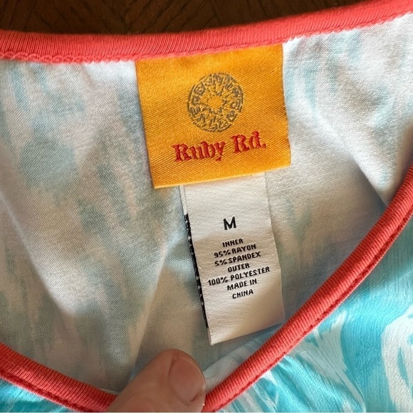 Ruby Rd womens blue & white flowy blouse size medium. Great condition - Picture 2 of 7